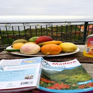 Paraiso Flores Vakantiehuis Estreito Da Calheta